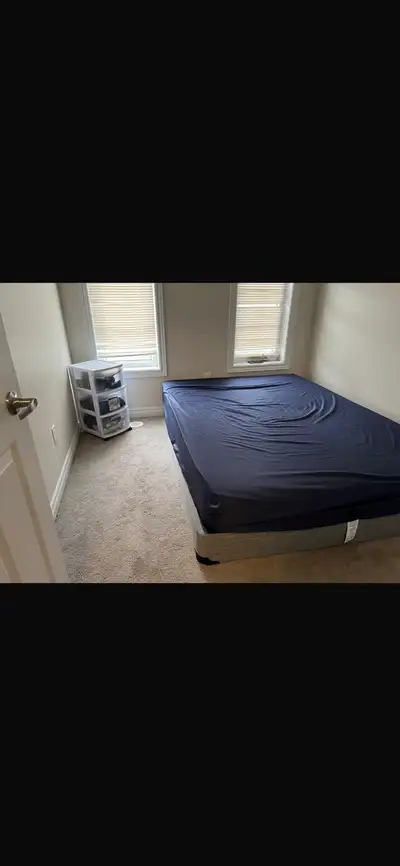 Private room available for a boy in linden drive Cambridge. Rent 625 and utilities are extra . Parki...