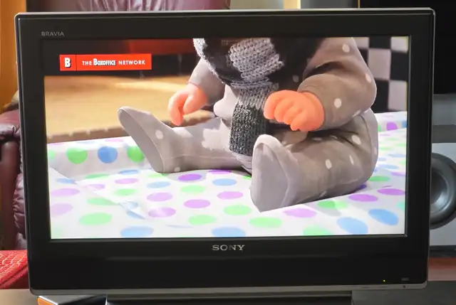 Sony 26 inches BRAVIA LCD HDTV with HDMI in TVs in Ottawa - Image 3