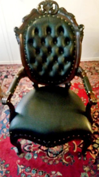 BEAUTIFUL MAHOGANY LEATHER PARLOR CHAIR