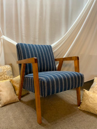 NAVY LOUNGE CHAIR (sold)