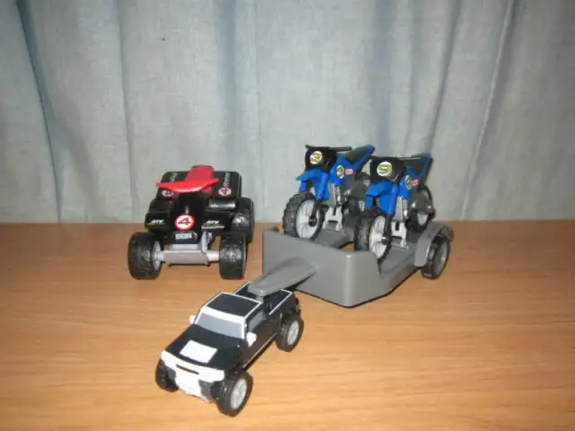 Boy's Pajama with Motorcycle Print, Size = 6 & Motorcycle toys in Kids & Youth in Markham / York Region - Image 7