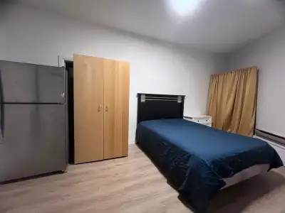 close to Trent university furnished room