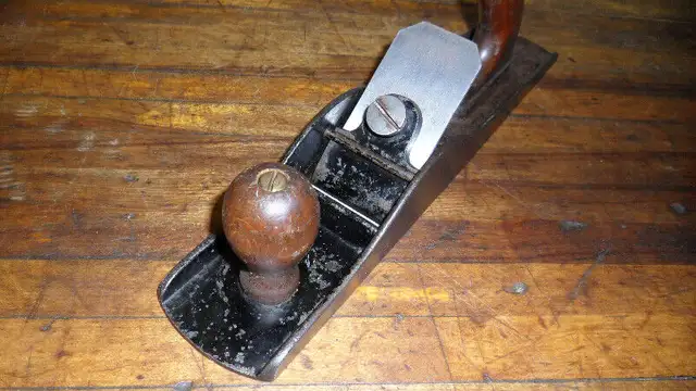 VINTAGE WADSWORTH  TOOL CO. - ALLEMAGNE NO. 5 JACK PLANE in Arts & Collectibles in Barrie - Image 9