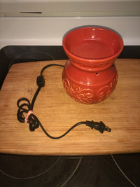 Oil diffuser / candle and wax warmer