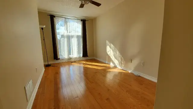 3 Bedroom Semi-Detached house for rent in Mississauga in Long Term Rentals in Mississauga / Peel Region - Image 9