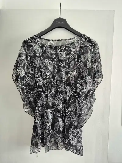 Haut à motif cachemire size S/P, View more