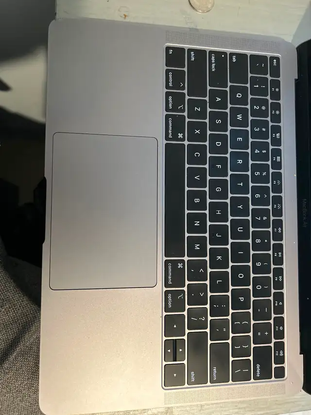 MacBook Air in Laptops in West Island - Image 4