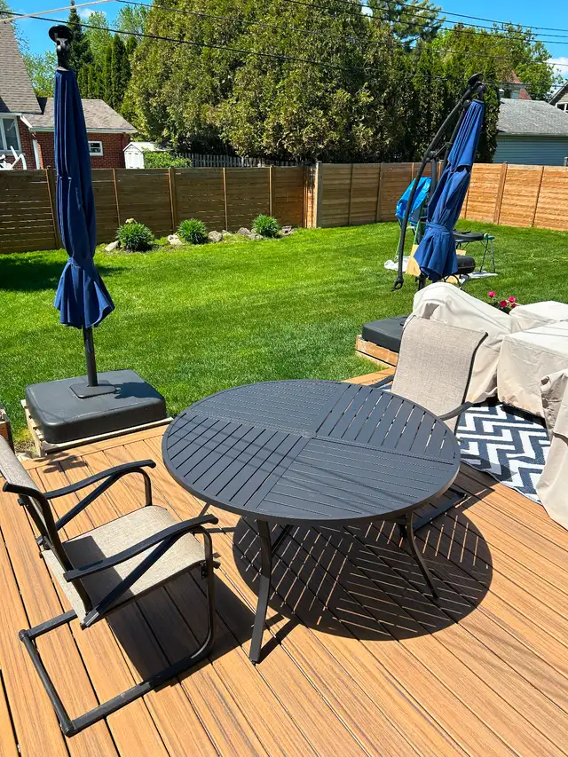 Patio Set460680235194132480