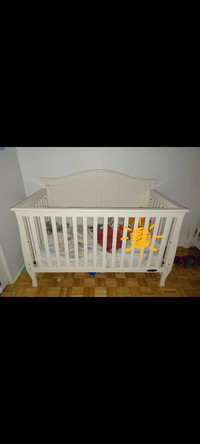 Baby crib in great condition