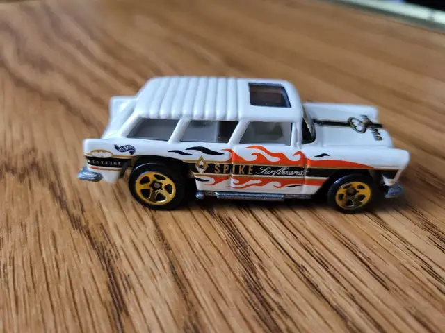 Hot Wheels '55 Chevy Nomad diecast car 