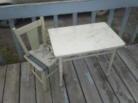 petite table avec sa chaise pour enfant en bois mesure 23 et dem