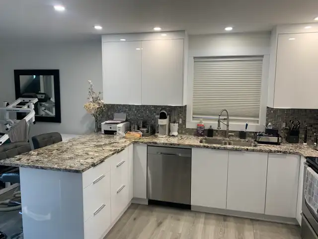 Carpenter/ Designer 487717978139545600