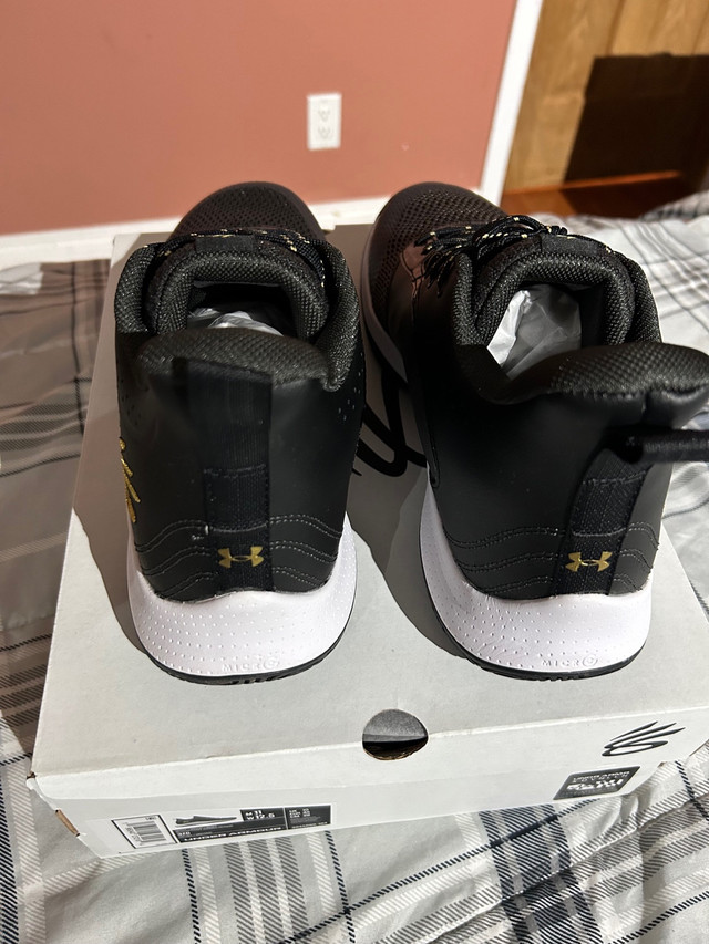 Brand New Under Armour Curry 3Z6 Basketball Shoes, size 11 | Men's Shoes |  Winnipeg | Kijiji
