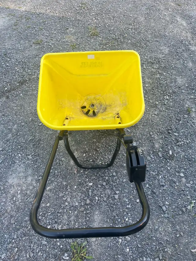 Walk behind spreader541165216366612481