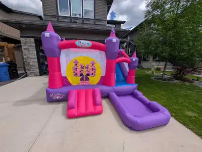 princess palace bounce house, View more