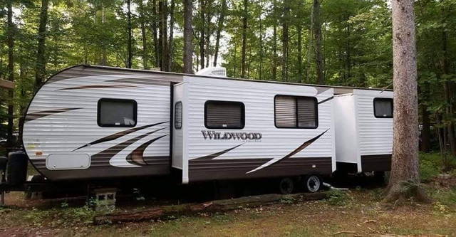 2015 Wildwood Camping Trailer in Travel Trailers & Campers in Renfrew - Image 3