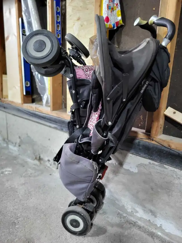 Maclaren Techno XT Umbrella Stroller in Strollers, Carriers & Car Seats in Markham / York Region - Image 3
