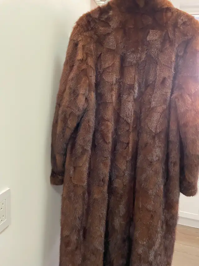 Mink reversible unisex coat in Women's - Tops & Outerwear in City of Toronto - Image 6