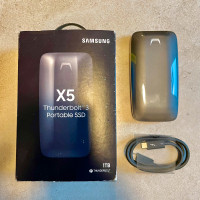 Samsung X5 1TB SSD  Thunderbolt 3 USB-C NVME M2 external drive