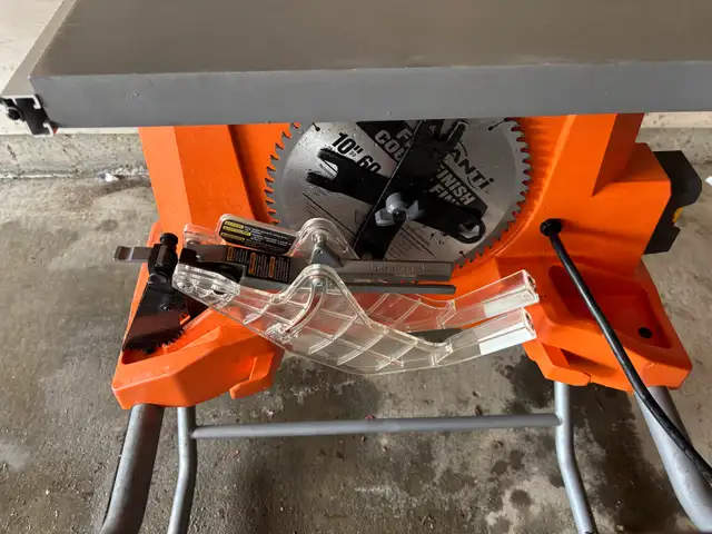 RIDGID Table Saw with Folding Stand in Power Tools in Edmonton - Image 5
