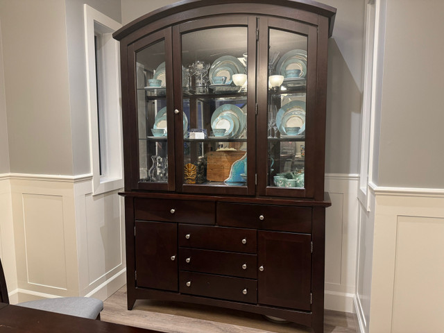Hutch/cabinet in Hutches & Display Cabinets in Calgary