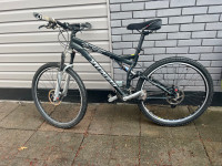 Specialized full suspension mtb size M