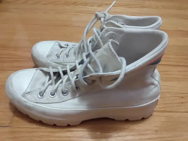 Women's Size US 8.5 Shoes - Converse Chuck Taylor All Star High in Women's - Shoes in City of Toronto - Image 5