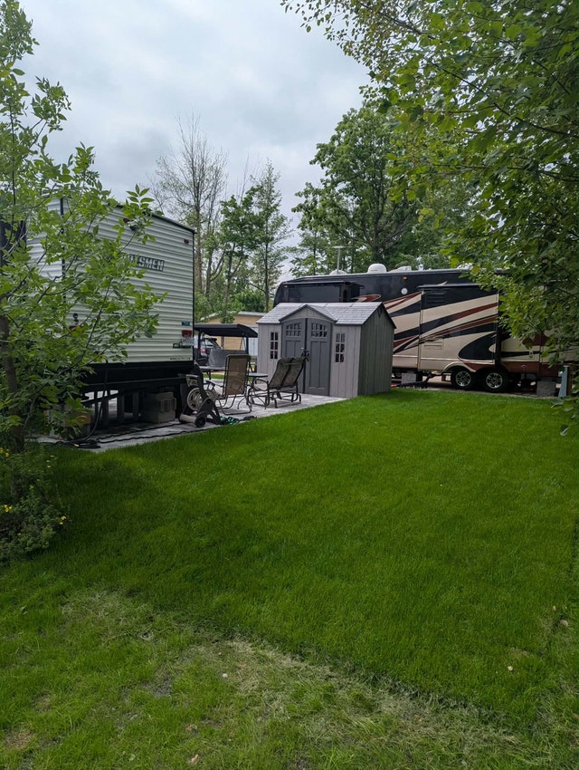 415 Mnt Saint-Claude — photo 3