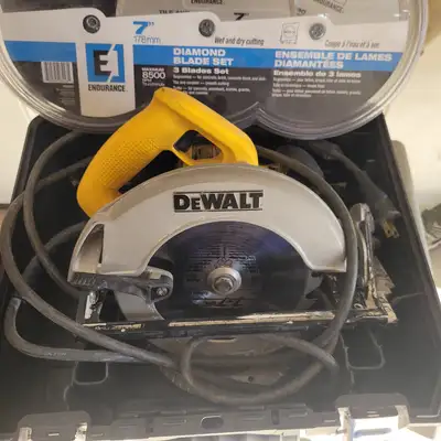 7 1/4 dewalt skill saw and blades &case, View more