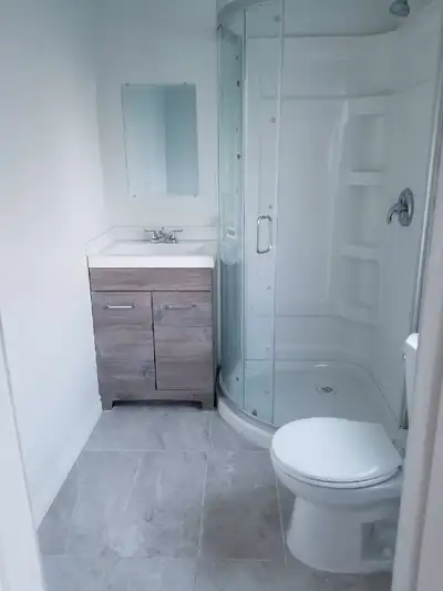 studio basement apartment $1200/ month July 1 2025