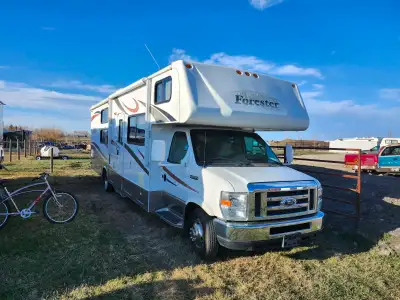 2011 32ft Forester 3171 DS by Forest River – Spacious, Comfortable, and Road-Ready - PRIVATE SALE no...