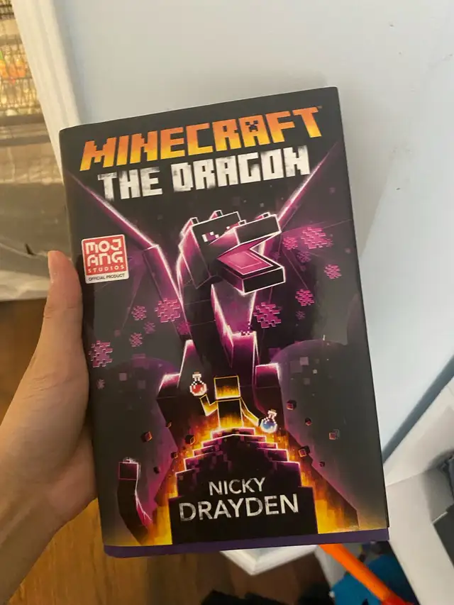 BOOK MINECRAFT in Other in Markham / York Region - Image 3