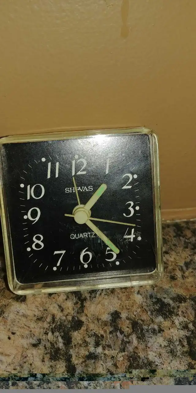 Alarm Travel Clock $5 in Other in Calgary - Image 4