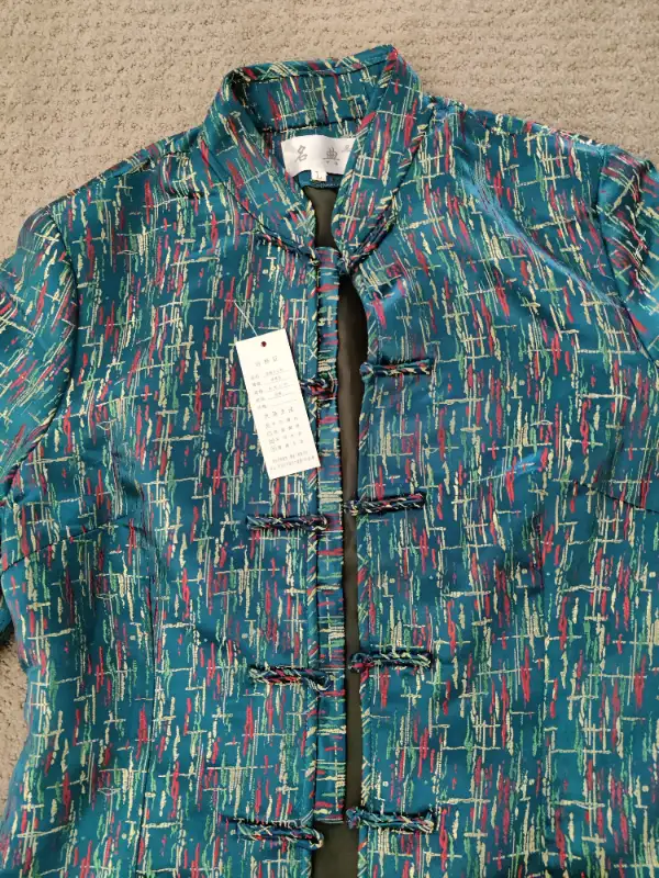 Women Chinese Green Top Blazer / Dress Suit Jacket - Size: Small in Women's - Tops & Outerwear in Calgary - Image 4