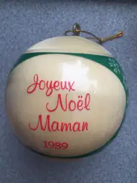 1989 Christmas New Year Ornament Ball Silk Satin Unbreakable