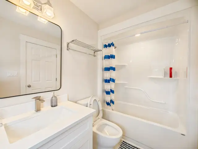 Cozy Private Room for Short-Term Rent in Short Term Rentals in Charlottetown - Image 9