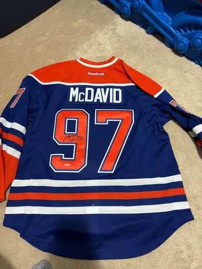 Connor Mcdavid REEBOK PRO (hard to find these days) UPPER DECK COA Edmonton Oilers As pictured Court...