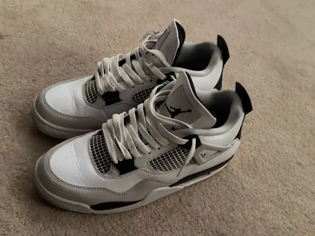 Jordan 4 military black in Men's Shoes in Oakville / Halton Region - Image 4