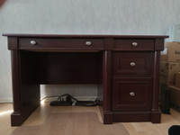 Desk (like new)