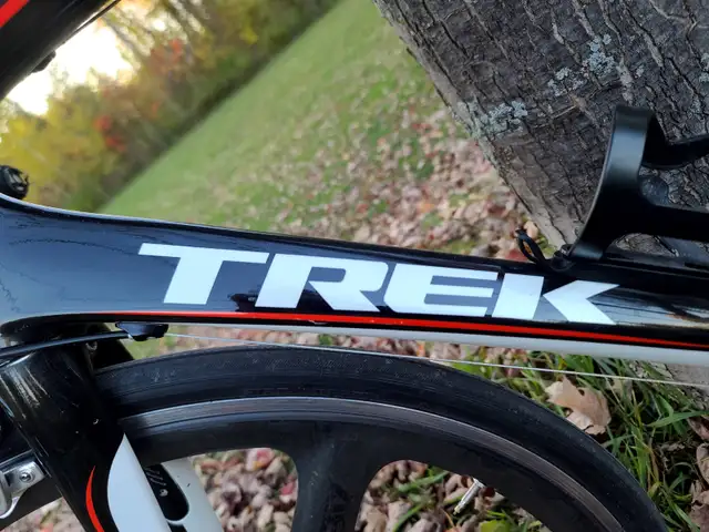 Trek Madone 4.7 in Road in Longueuil / South Shore - Image 4