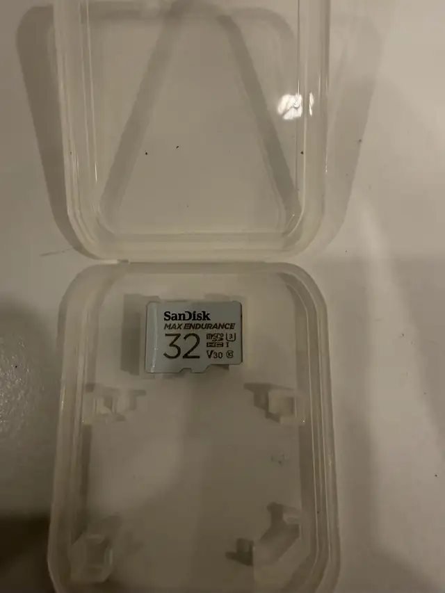 SanDisk Max Endurance 32GB MicroSD cards (V30/U3) in Flash Memory & USB Sticks in City of Montréal - Image 2