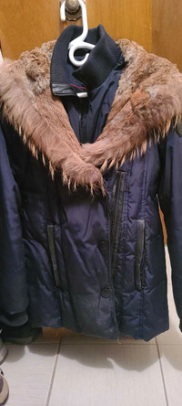 Manteau d'hiver grandeur small/petit, avec capuchon et fourrure