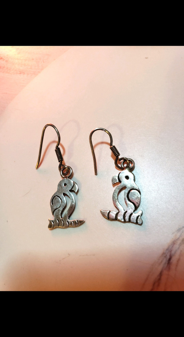 VINTAGE 925 SILVER PARROT BIRD  EARRINGS MARKED MEXICO TE-50 925 in Arts & Collectibles in Winnipeg