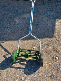 Lee Valley tools manual lawn mower