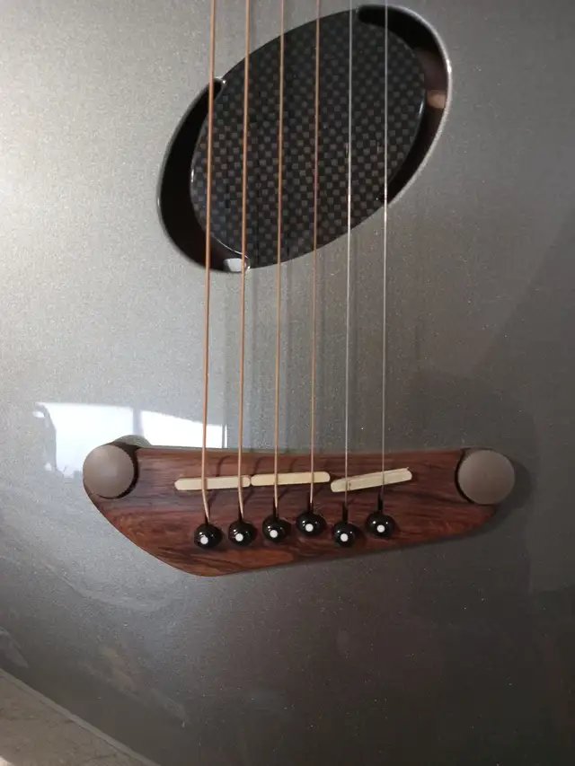 *NEW PRICE* FENDER ACOUSTASONIC STRATOCASTER in Guitars in Ottawa - Image 6
