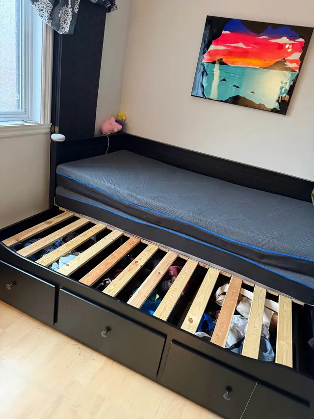 Lit tiroirs in Beds & Mattresses in Longueuil / South Shore - Image 4