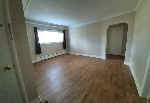 2 BEDROOM IN GANANOQUE $1800 (FIRST MTH FREE) in Long Term Rentals in Kingston - Image 5