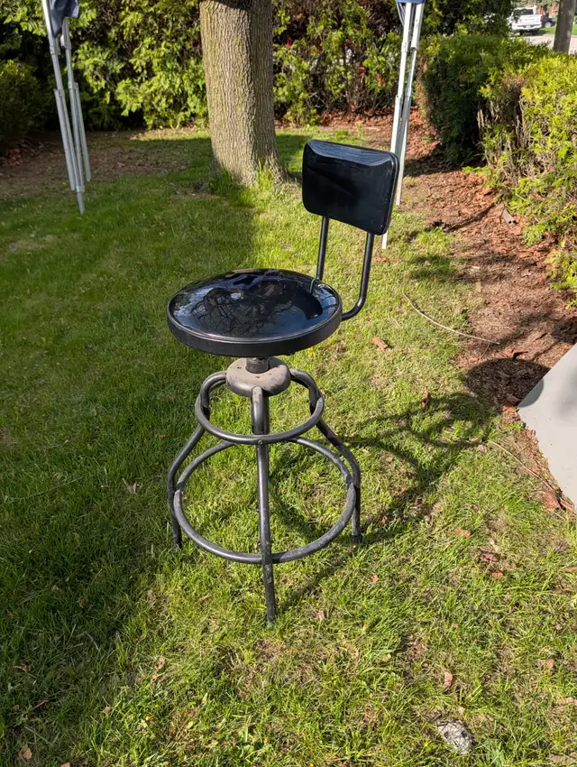 Adjustable Swivel Shop Stool / Garage Stool in Chairs & Recliners in Oakville / Halton Region - Image 3