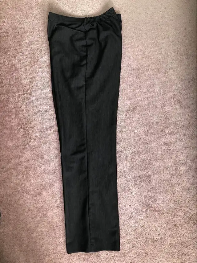 Ladies Reitman’s Size 15 Stretch Pants-$8 cash. Porch pick up in Women's - Bottoms in Oshawa / Durham Region - Image 3
