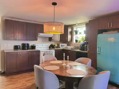 Grand 5 ½ à louer – Disponible 1er juillet Magnifique appartement 5 ½ situé au deuxième étage spacie...